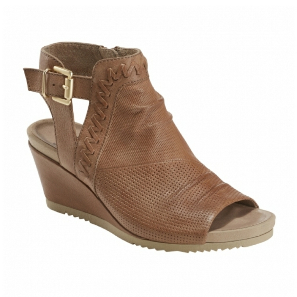 Earth Attalea Bonaire sandals (fit like 8.5)